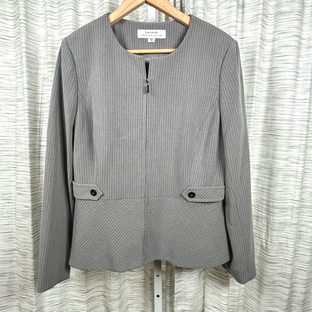 Tahari Blazer Grey Womens Size 14 Pinstripe Zip Front Collarless Business EUC